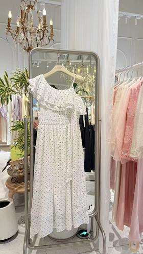 【门店同款】ENJOY夏季“悠然之境”波点斜肩连衣裙 162443541