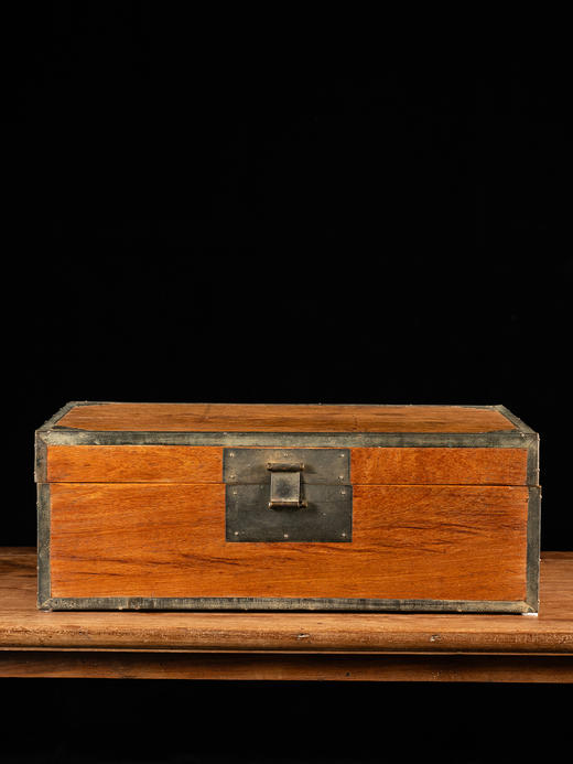 清早期 黄花梨铜包角独板文房箱 商品图1