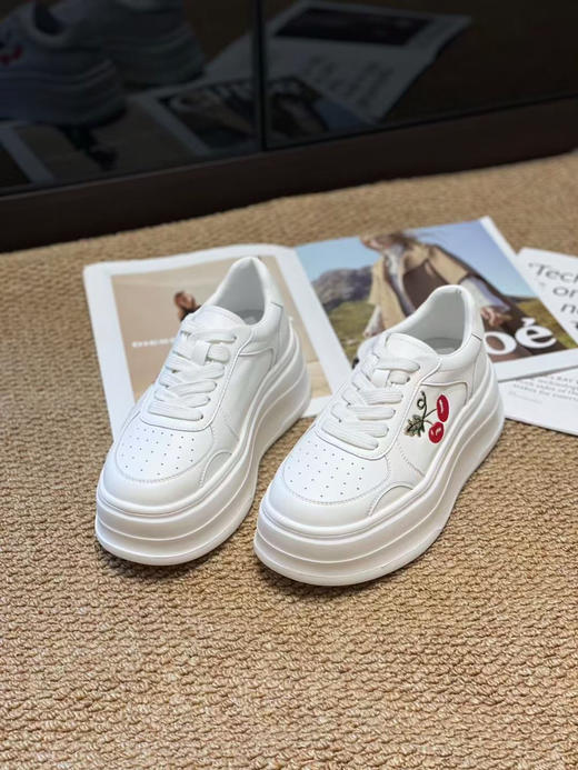 CZA29327樱桃刺绣小白鞋 商品图2