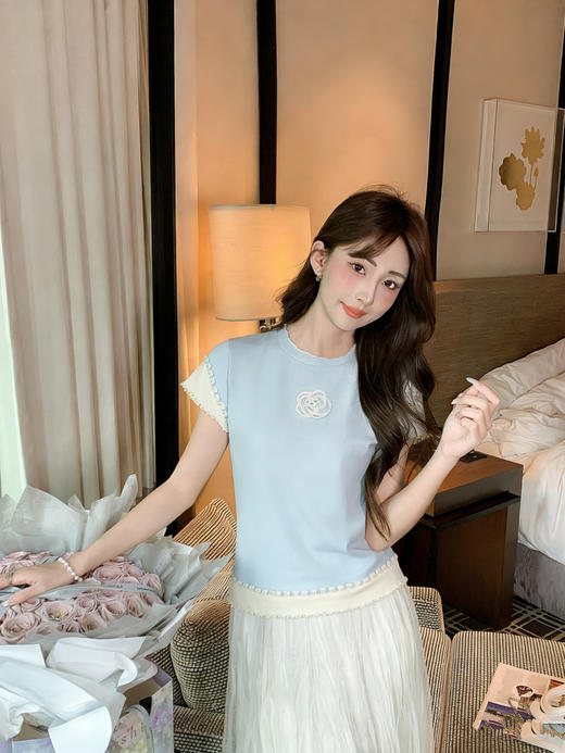 张心子【山茶栀意】圆领气质山茶花撞色花边上衣 U2603006 商品图2