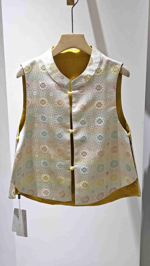 681103春上新 正反穿国风马甲 商品图3