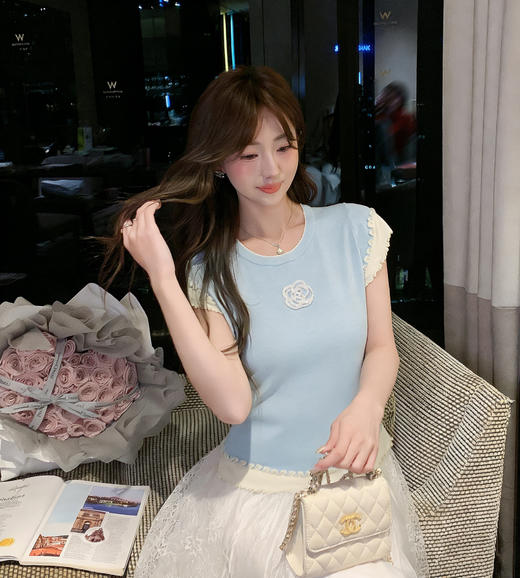 张心子【山茶栀意】圆领气质山茶花撞色花边上衣 U2603006 商品图12