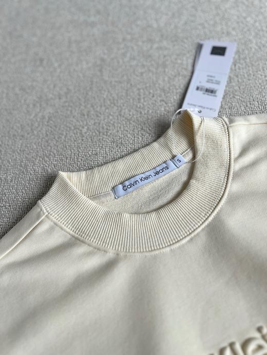 春季踏青必备！男女同款 CK jeans 男女情侣款纯色套头休闲圆领卫衣。 商品图5