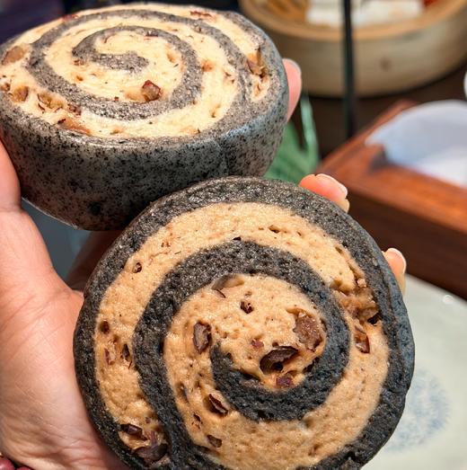 【上架一天，计划生产】食养馒头【九蒸九晒黑芝麻山药红枣馒头】全麦版/有机白面版，0糖0油0防腐剂0香精0色素0泡打粉0膨松剂0改良剂【生鲜发出后不拒收不退回，有问题，收到后24小时内处理】7天内发出！ 商品图3