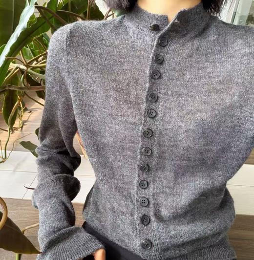 ROMI STUDIO“云朵肤感"羊毛+马海毛简约圆领单排扣开衫RWCWSG7555 商品图1