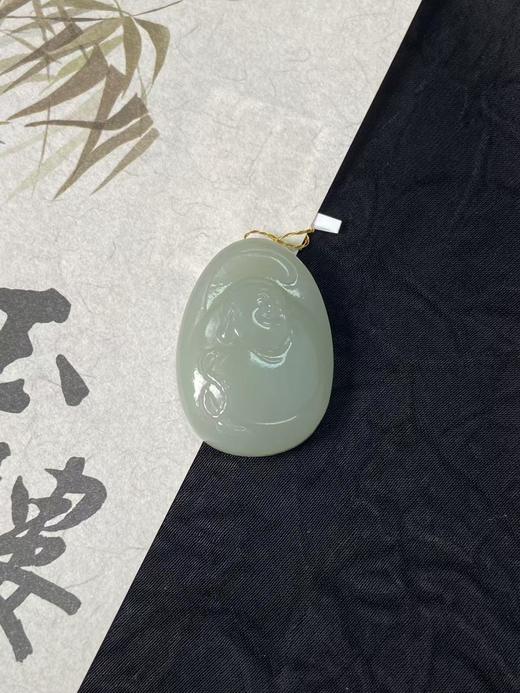 【快抱】【于田产和田玉于田料青白玉椭圆弥勒佛】出证书，发货1~5天，48小时鉴赏期 商品图1