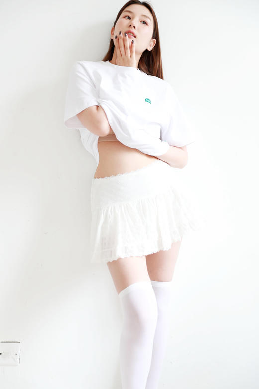 三色齐发！！胸口小标刺绣，复古美式正肩设计情侣圆领t恤E032666 商品图12