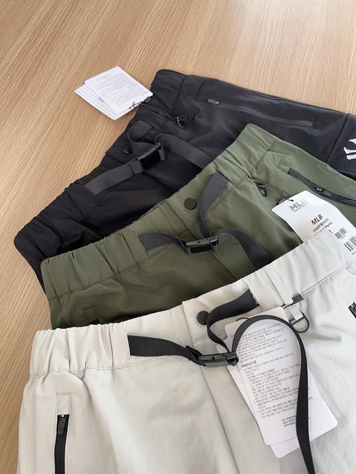 韩单正品 MLB薄款梭织速干大口袋工装裤，男女情侣款，
颜色：灰白色 军绿色 黑色
尺码：M~3Xl 商品图3