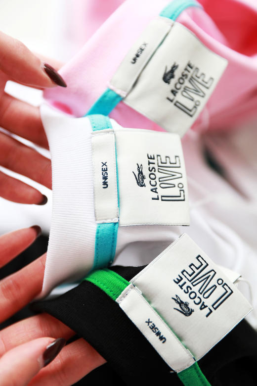 三色齐发！！胸口小标刺绣，复古美式正肩设计情侣圆领t恤E032666 商品图1