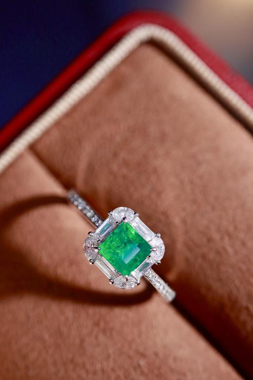 0.82克拉祖母绿戒指 商品图0