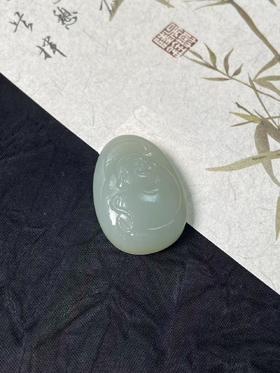 【快抱】【于田产和田玉于田料青白玉椭圆弥勒佛】出证书，发货1~5天，48小时鉴赏期