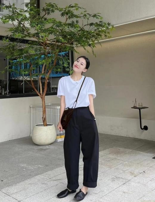 R*w鱼骨反缝T
THE R*W简约欧美休闲的代表 商品图1