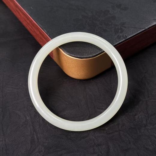 【快抱】【于田产和田玉于田料青白玉手镯】出证书，发货1~5天，48小时鉴赏期 商品图2