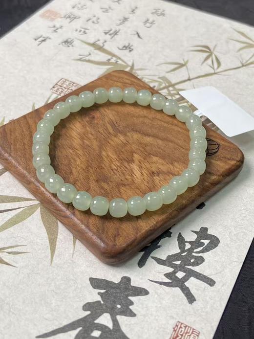 【快抱】【于田产和田玉于田料青白玉6mm苹果珠手串】出证书，发货1~5天，48小时鉴赏期 商品图0