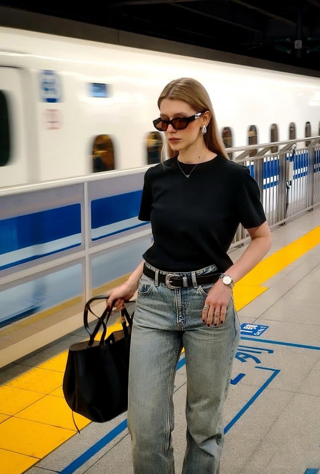 R*w鱼骨反缝T
THE R*W简约欧美休闲的代表