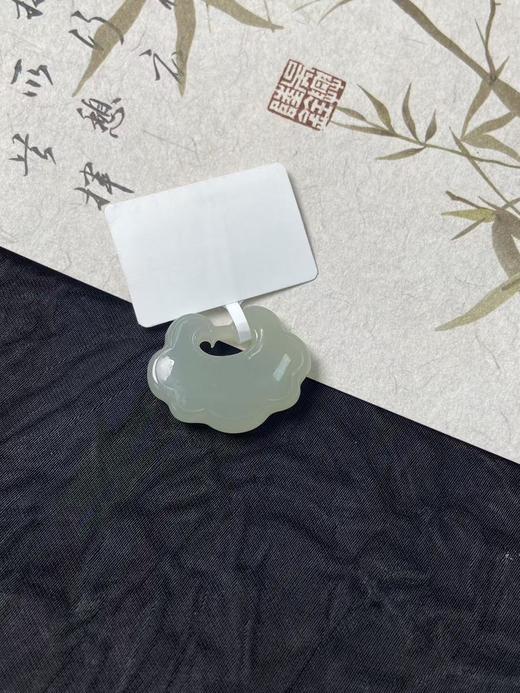 【快抱】【于田产和田玉于田料青白玉平安锁】出证书，发货1~5天，48小时鉴赏期 商品图0
