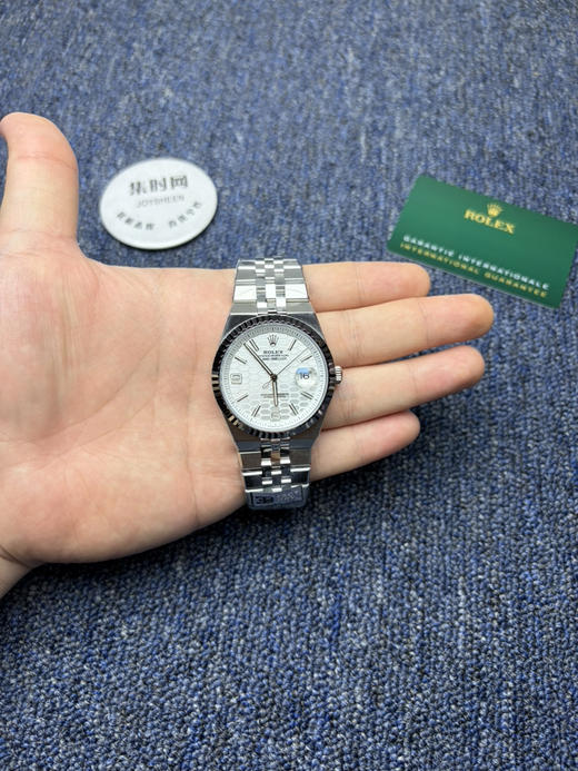 劳力士BF陆使型40系列 BV2版 BF配重陆使型 重量160克+ 男士腕表 表径40mm 再创品质新高度
告别粗劣版本的轻飘飘 商品图8
