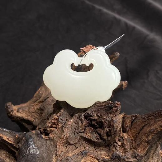 【快抱】【于田产和田玉于田料羊脂白玉平安锁 】出证书，发货1~5天，48小时鉴赏期 商品图0