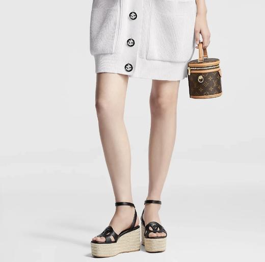 女款皮革坡跟一字带凉鞋he 商品图2