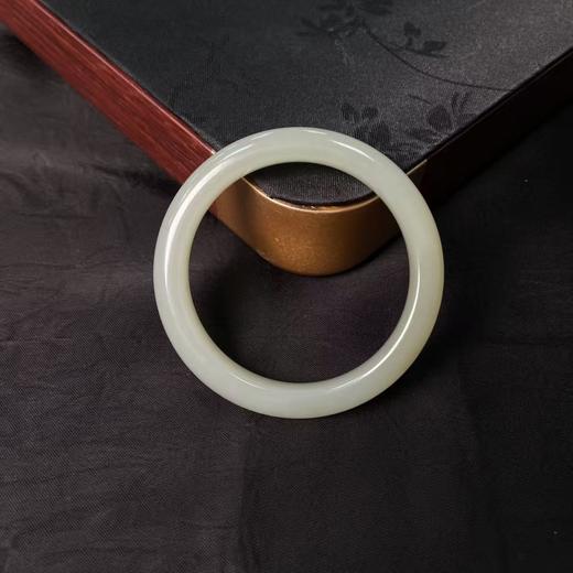 【快抱】【于田产和田玉于田料青白玉手镯】出证书，发货1~5天，48小时鉴赏期 商品图2