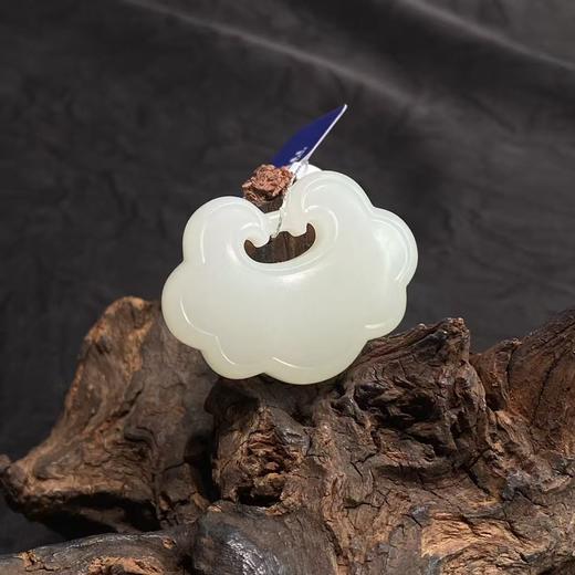 【快抱】【于田产和田玉于田料羊脂白玉平安锁 】出证书，发货1~5天，48小时鉴赏期 商品图1