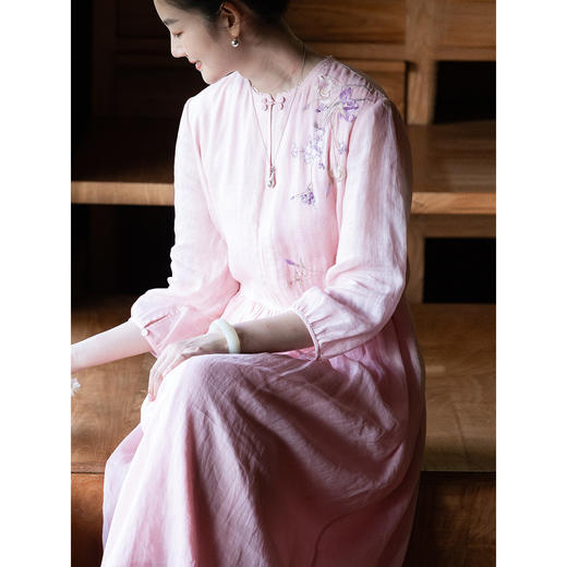 牧衣游原创 手工刺绣苎麻连衣裙女新款轻薄宽松粉色文艺长裙 归然 商品图3