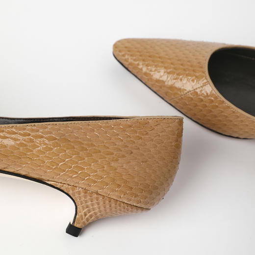 ROMI STUDIO蛇皮羊皮轻薄光泽气质小猫跟尖头高跟鞋RWCLP37374 商品图3