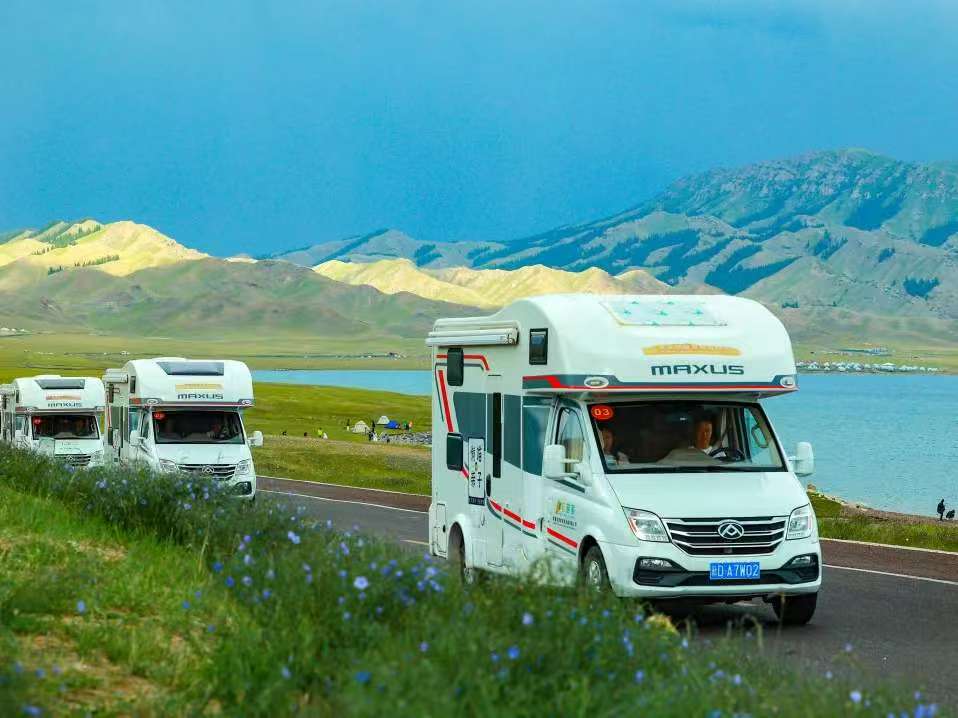 第二波立减900！付定金抢位！暑假邂逅伊犁 | 新疆房车8天7晚亲子营，6年经典5星好评！赛湖+那拉提+独库顶流齐聚，唐拉布草原露营，全程房车+精华路线+自然游学+异域人文+高配比人员