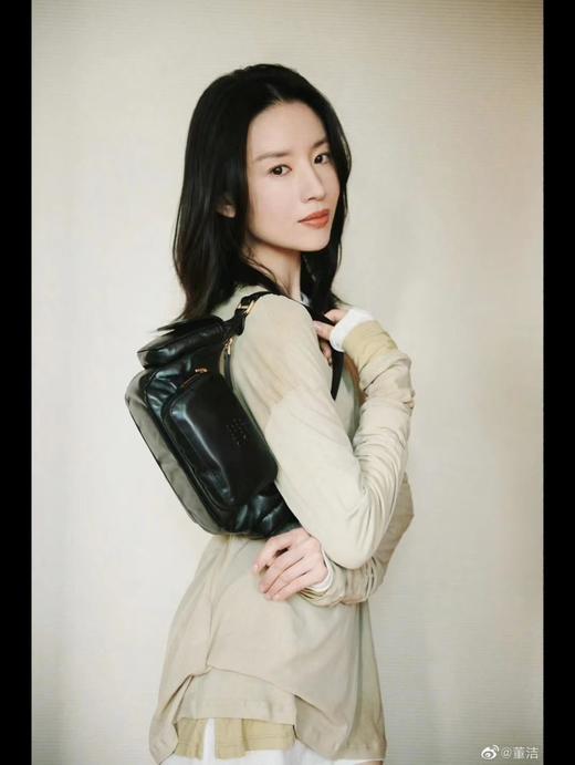 缪缪 新款腋下包口袋包黑白两色可选 商品图7