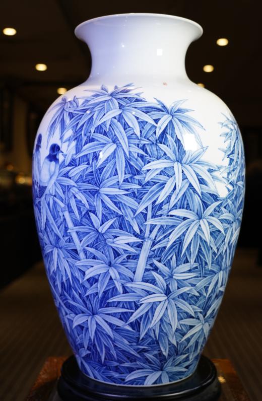 釉下彩紫气东来梅瓶 商品图3