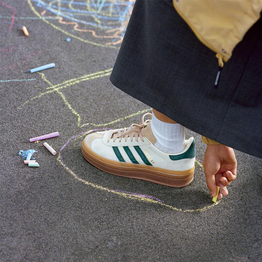 adidas阿迪达斯 女板鞋 ID7056 商品图2