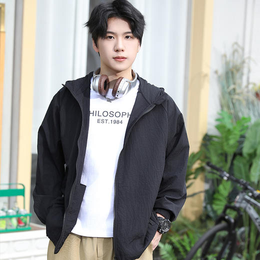 【秒杀】【特价清仓，抢完下架】春夏季山系机能薄款防晒衣男女款UPF50+户外梭织防晒服透气速干情侣款外套 商品图2