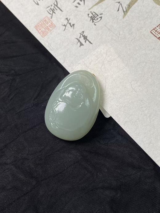 【快抱】【于田产和田玉于田料青白玉椭圆弥勒佛】出证书，发货1~5天，48小时鉴赏期 商品图2