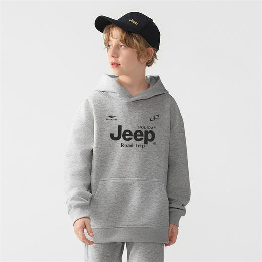 【儿童服饰丨JeepKids吉普儿童户外运动连帽卫衣】130-175码可选，华棉复合面料，质地柔软，贴合身体不紧绷，玩耍更自在，环保印染高色牢度，不易褪色，版型简约时尚，适合多场景穿搭 商品图4