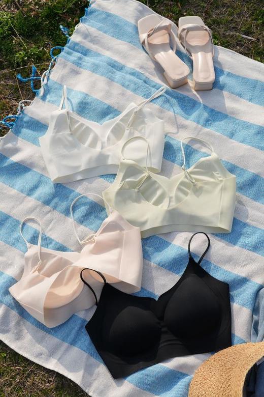 官网299~U家爆闪细肩带无痕文胸透气冰丝U型美背内衣隐形软支撑收副乳防下垂 商品图9