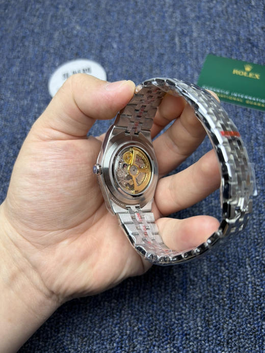 劳力士BF陆使型40系列 BV2版 BF配重陆使型 重量160克+ 男士腕表 表径40mm 再创品质新高度
告别粗劣版本的轻飘飘 商品图5