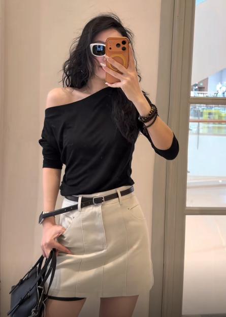 【门店同款】ENJOY春季“柔光芳序”韩系斜肩T 169697536 商品图0