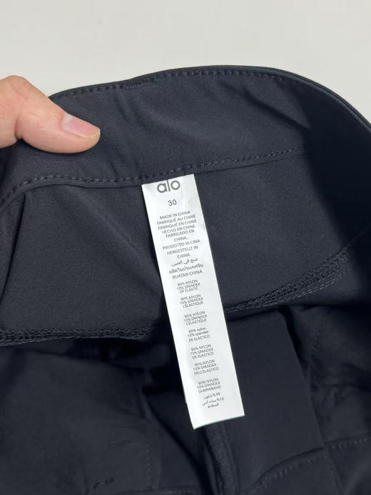 原单正品 alo yoga男士直筒纯色舒适休闲裤，薄款商务系列。
尺码30-38  165-185 商品图12