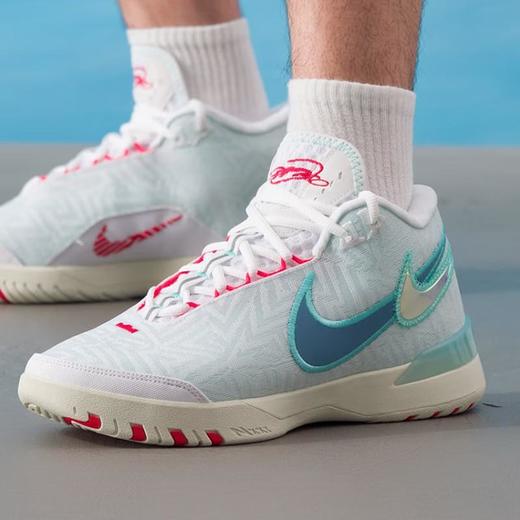 NIKE耐克 男篮球鞋 HF0711-101 商品图3