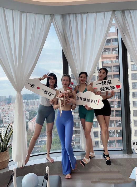 点此购买 Alo Yoga女士腿标喇叭瑜伽裤 my 343537 商品图2