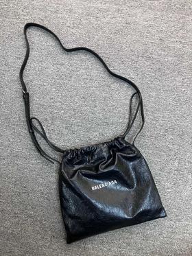 字母斜挎包he004