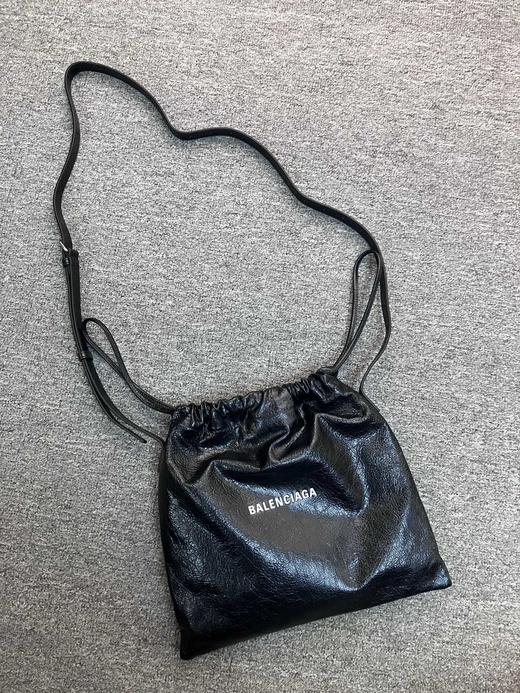 字母斜挎包he004 商品图0