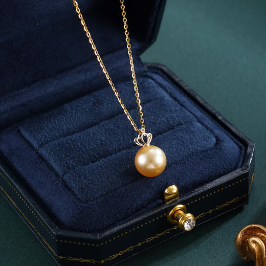 子佩集【皇冠之心】G18K珍珠惜王妃吊坠【P160158】9.7mm珠海水珠金色镀金皇冠（不含链）2601 商品图0