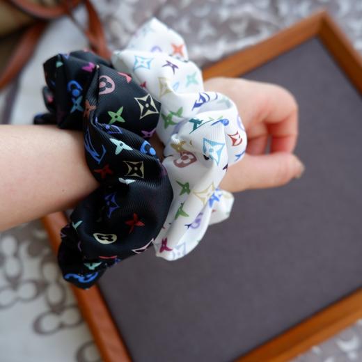 二店y 【发两只】 发圈界的“顶流”自带富家千金既 驴家同款三彩发圈 商品图14