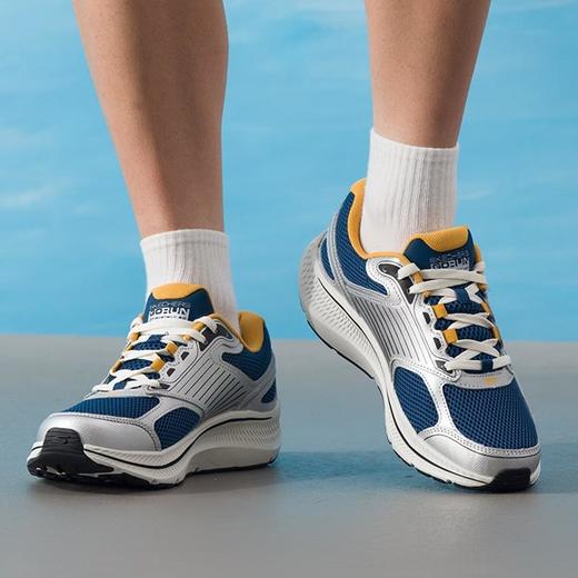 Skechers斯凯奇 男跑步鞋 220884-NVYL 商品图3