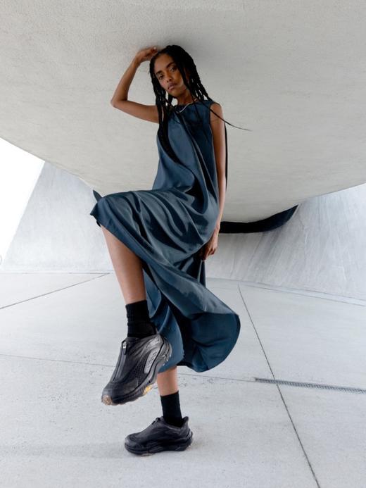 一店k （仅售48小时！）太酷了！HK又一个王炸！刀锋战士360°无死角！机能风上脚真的帅惨了！抗撕裂面料 vibram橡胶大底 无鞋带设计太爱了！未来感解构风 双层跑步鞋 脚感绝了！ 商品图1