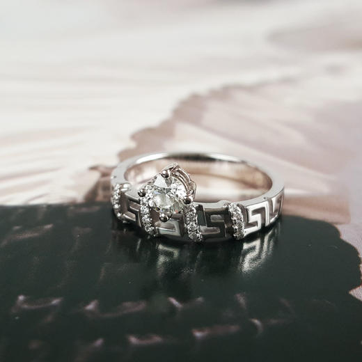 莱绅通灵AU750白金时尚设计款0.30克拉钻石戒指13号（戒圈可改）110326TB07 商品图4