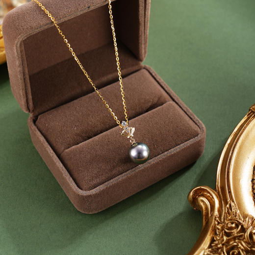 子佩集【暗月女神】G18K珍珠惜王妃吊坠【P210803】9mm珠海水珠黑镀金皇冠（不含链）2601 商品图1