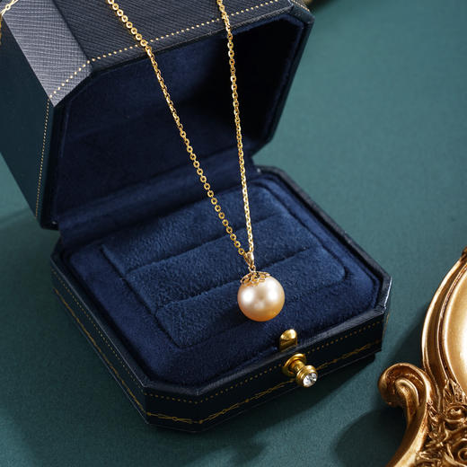 子佩集【缱绻韶光】G18K珍珠惜王妃吊坠【P200729-1】11mm珠海水珠金色花托花片镀金（不含链）2601 商品图1