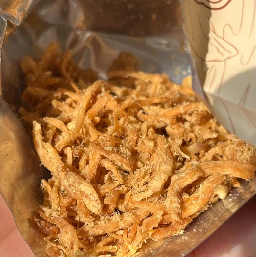 【斌哥优选】香脆肉松酥条。不掺一点淀粉。纯肉手撕成条，肉感扎实，口口香脆。烘烤非油炸，更酥脆更鲜香。一袋里面六小包，独立包装。 商品图1